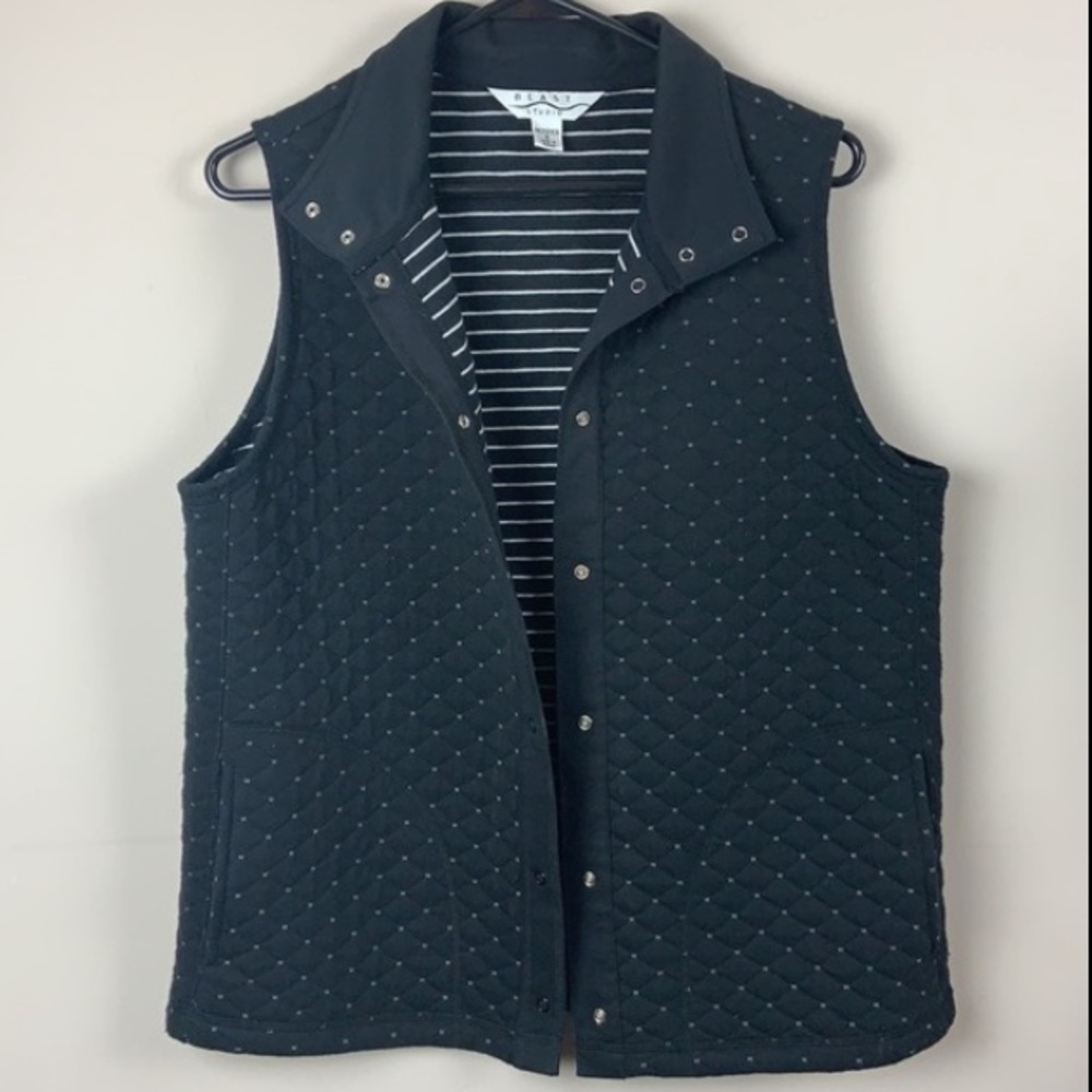 Black dotted Quilted Vest Size Small Petite